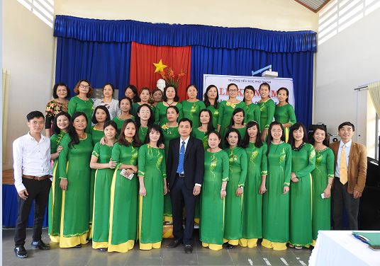 Họp mặt kỉ niệm năm ngày nhà giáo Việt Nam
